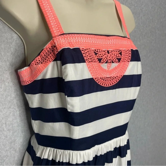 Vineyard Vines Nautical Navy Blue White Striped Embroidered Trim Dress - Picture 11 of 12